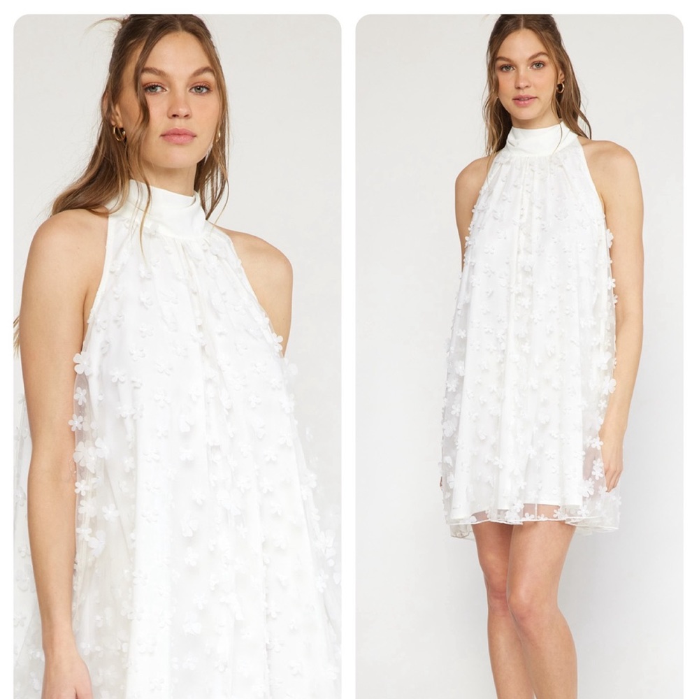 🛍️🛍️ENTRO white lace dress with tie in back 🛍️🛍️